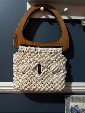 Vintage 70s Macramé Rope Handbag Wood Handles / Detail Boho Coastal Beach Purse